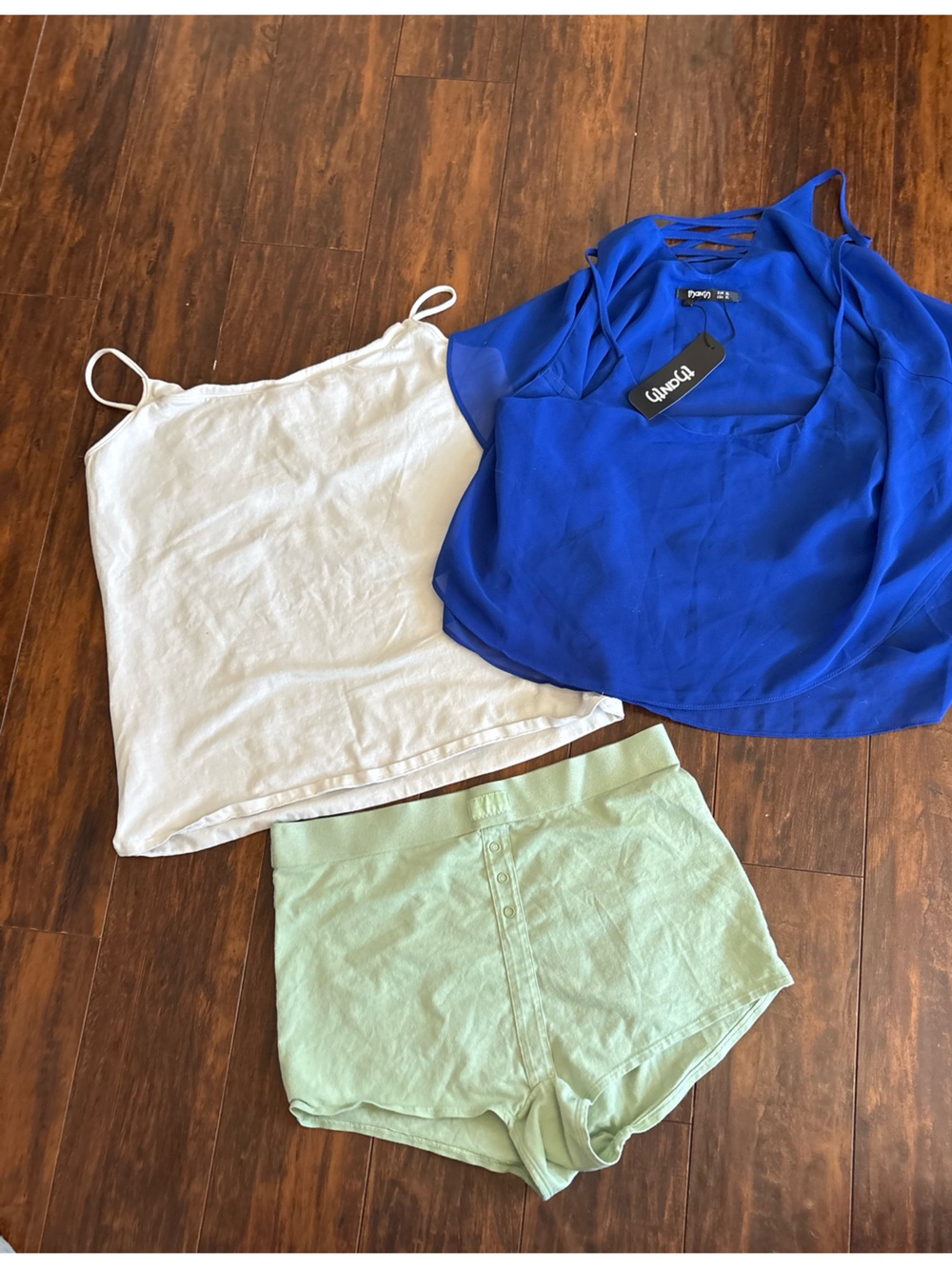 🚨Lot of 3 ladies items xl pack🚨
